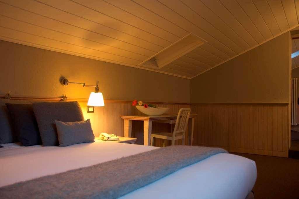 Hotel Village Pollein Zimmer foto